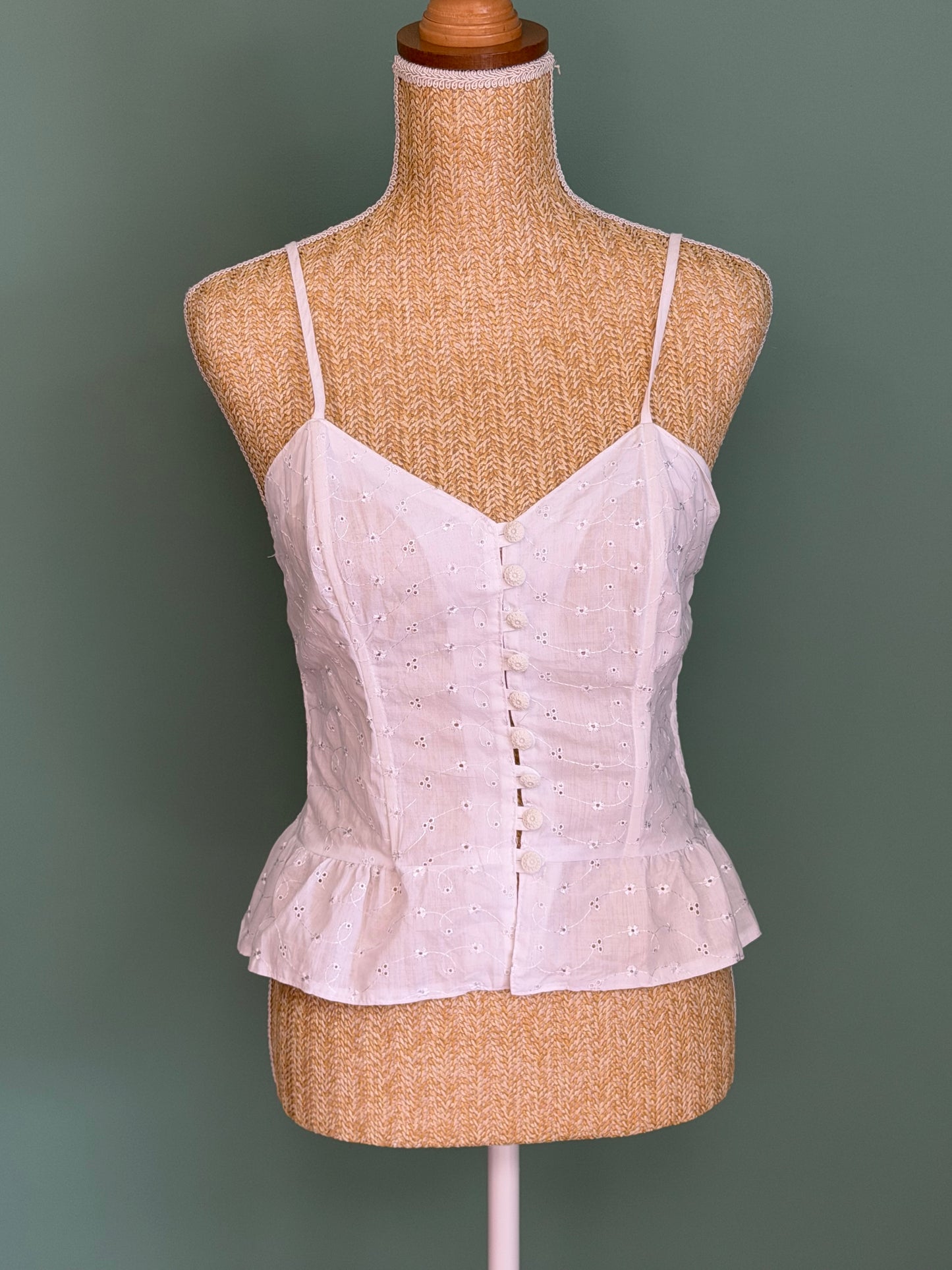Caraco blanc en broderie anglaise à fines bretelles femme S