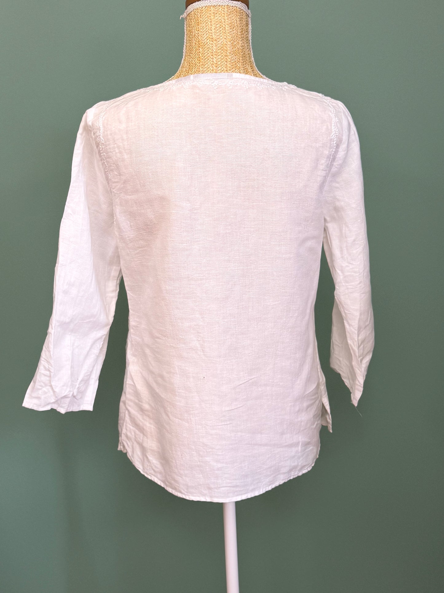 Blouse blanche en lin brodé à manches 3/4 femme M