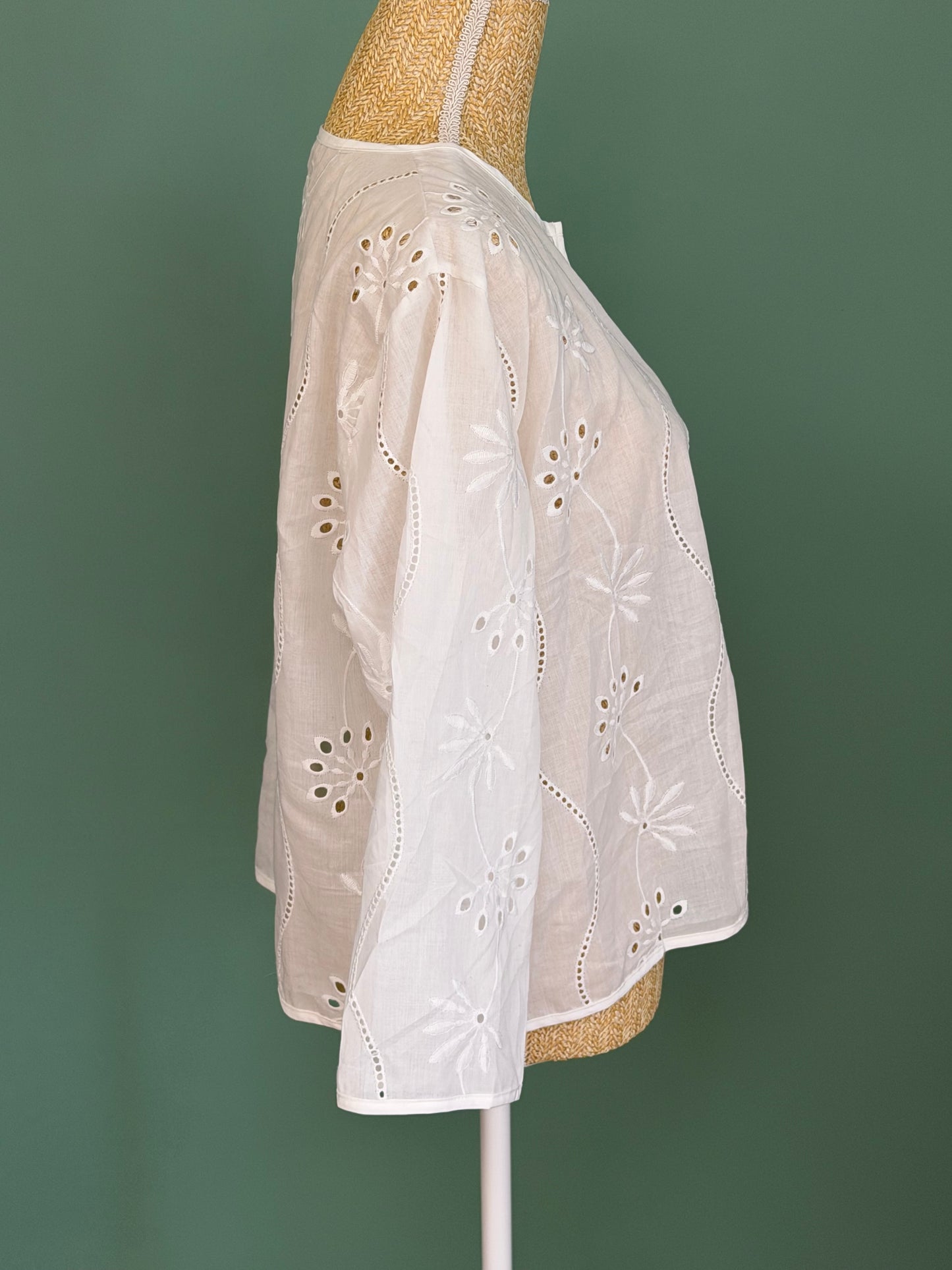 Gilet blanc brodé ajouré femme XL
