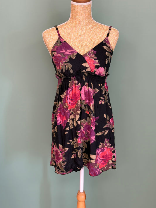 Robe fleurie noire femme à bretelles fines taille XS