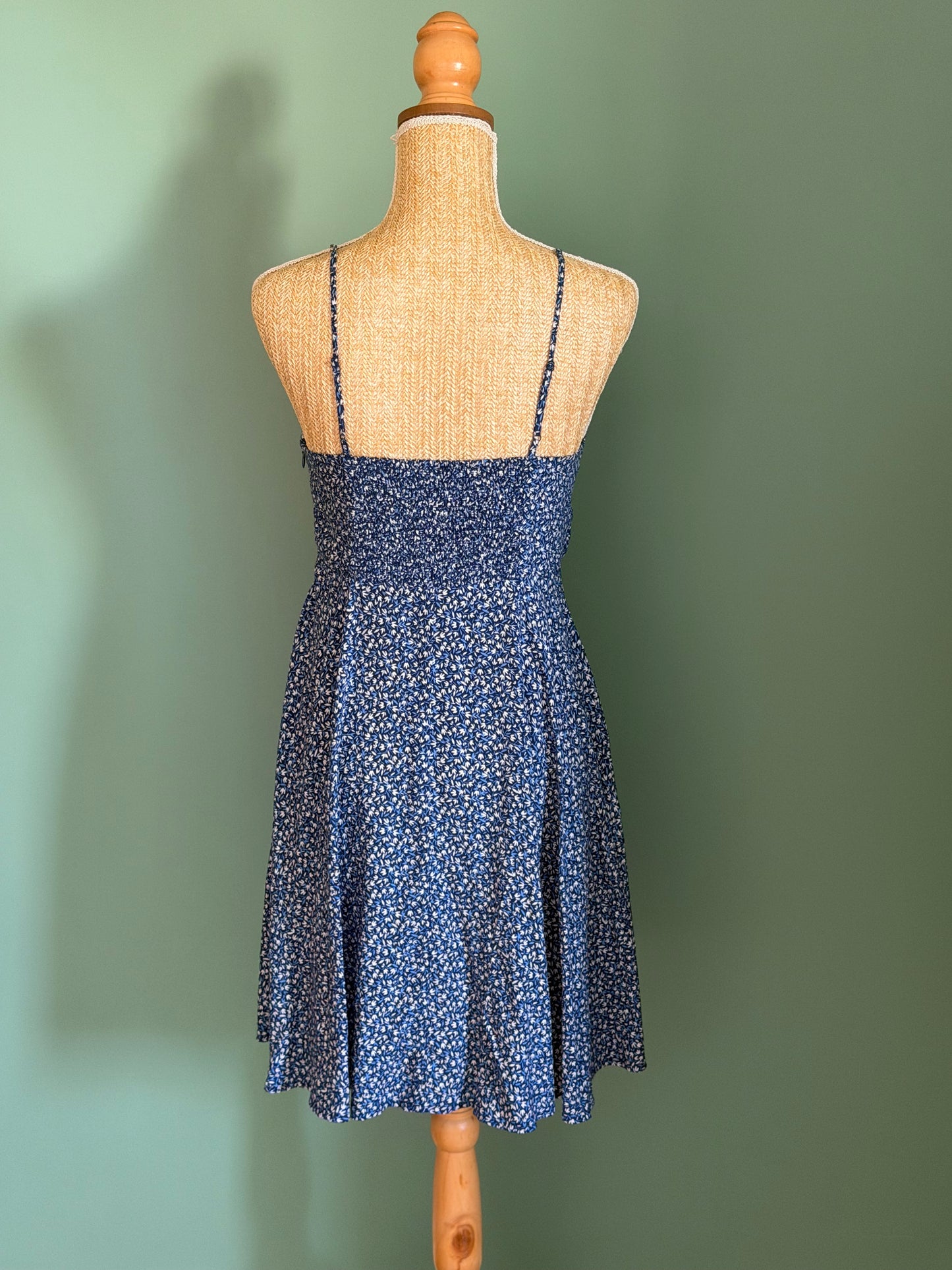Robe bleue fleurie à fines bretelles – Taille S
