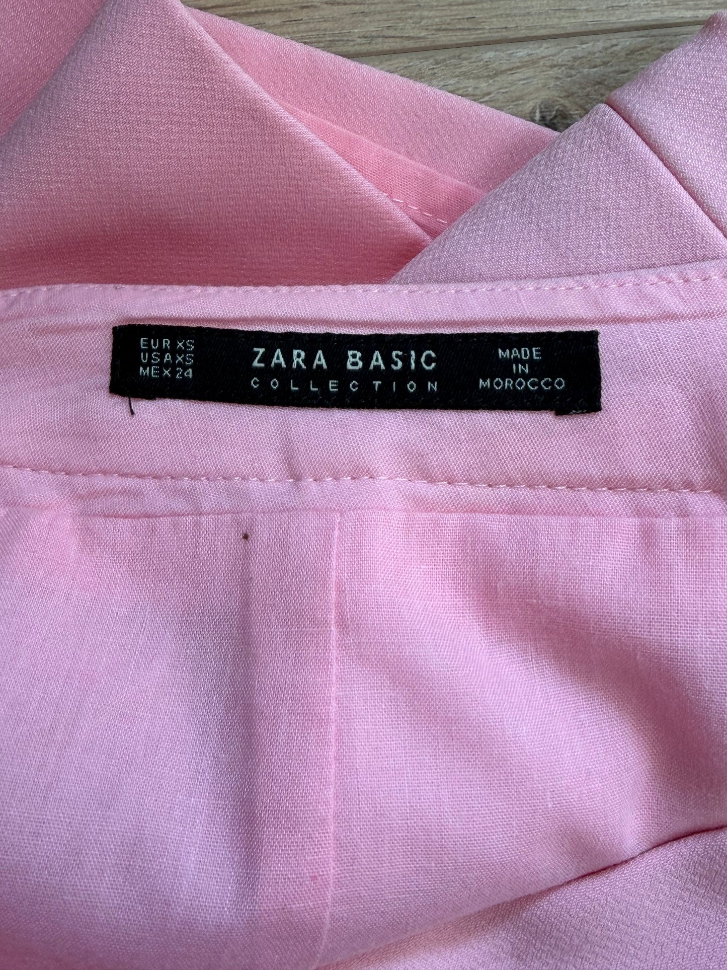 Jupe courte Zara Basic rose pastel à détails zippés – Taille XS
