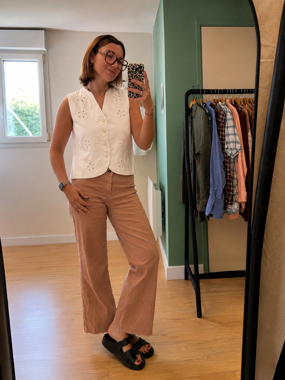 Débardeur en lin mélangé blanc cassé brodé à fleurs – Taille M