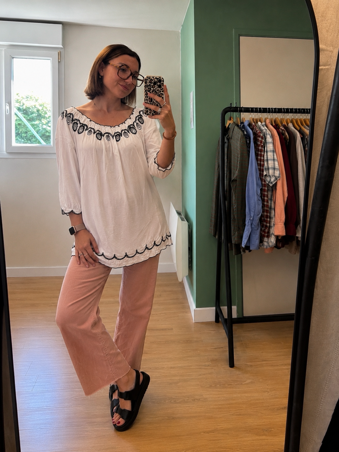 Blouse bohème blanche à broderies noires – Taille L