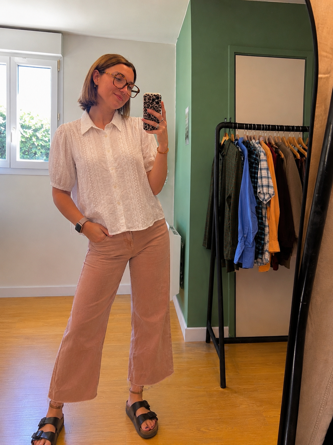Chemisier blanc brodé en coton à manches bouffantes – Taille M/L