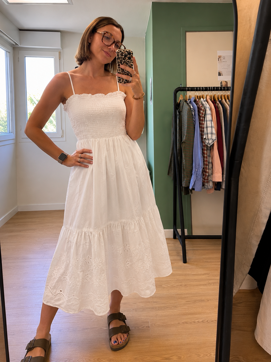Robe blanche longue à smocks et broderie anglaise femme
