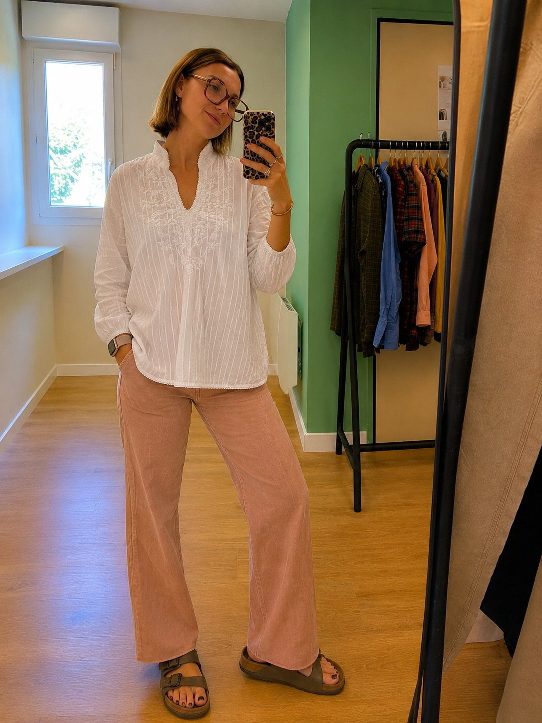 Blouse blanche brodée à col volant femme L