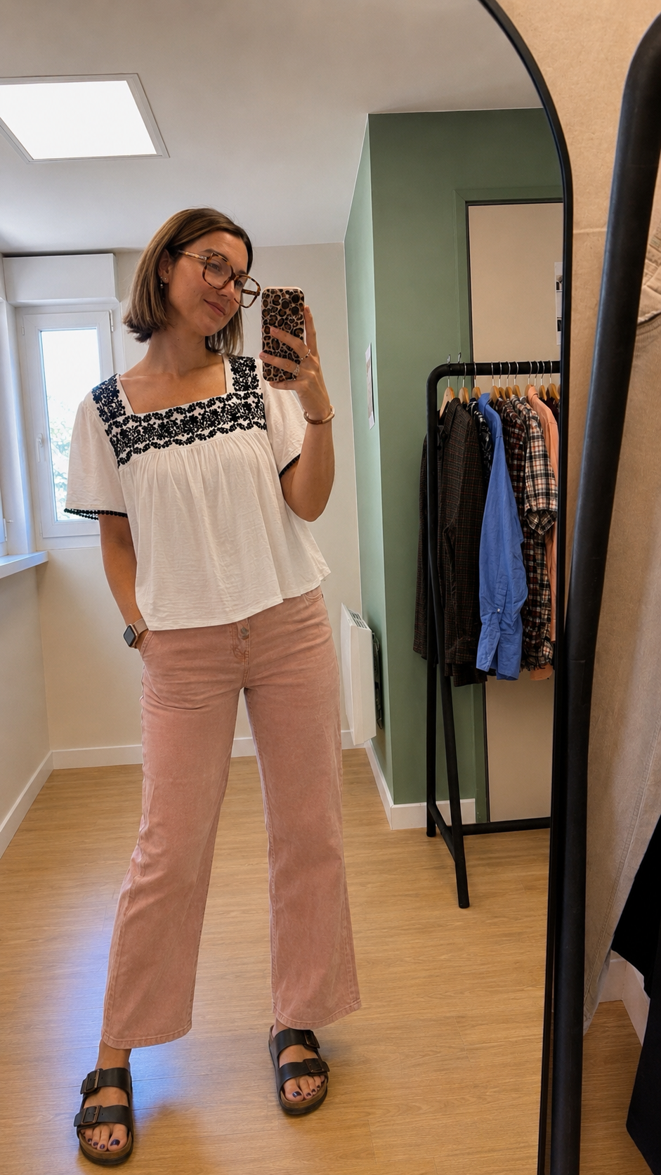 Blouse blanche brodée noire femme L